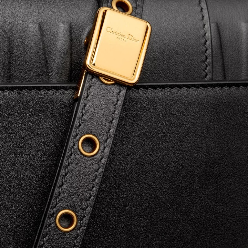 30 Montaigne East-West Chain Handbag 30 Montaigne East-West Chain Handbag