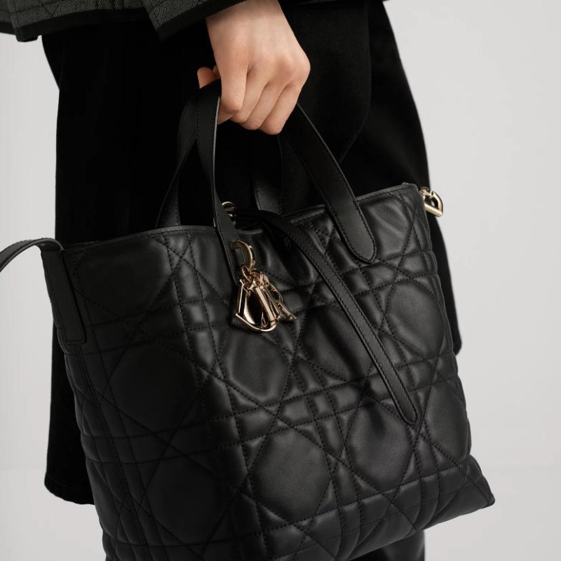 中号 Dior Toujours 竖版手袋 中号 Dior Toujours 竖版手袋