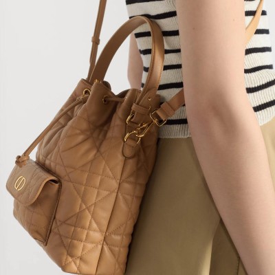 小号 Dior Caro 水桶包 小号 Dior Caro 水桶包