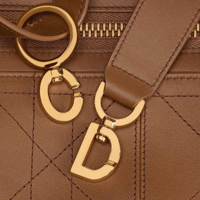 中号 D-Journey 手袋中号 D-Journey 手袋 中号 D-Journey 手袋中号 D-Journey 手袋