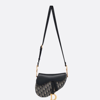 中号 Soft Saddle 马鞍包(附肩带) 中号 Soft Saddle 马鞍包(附肩带)