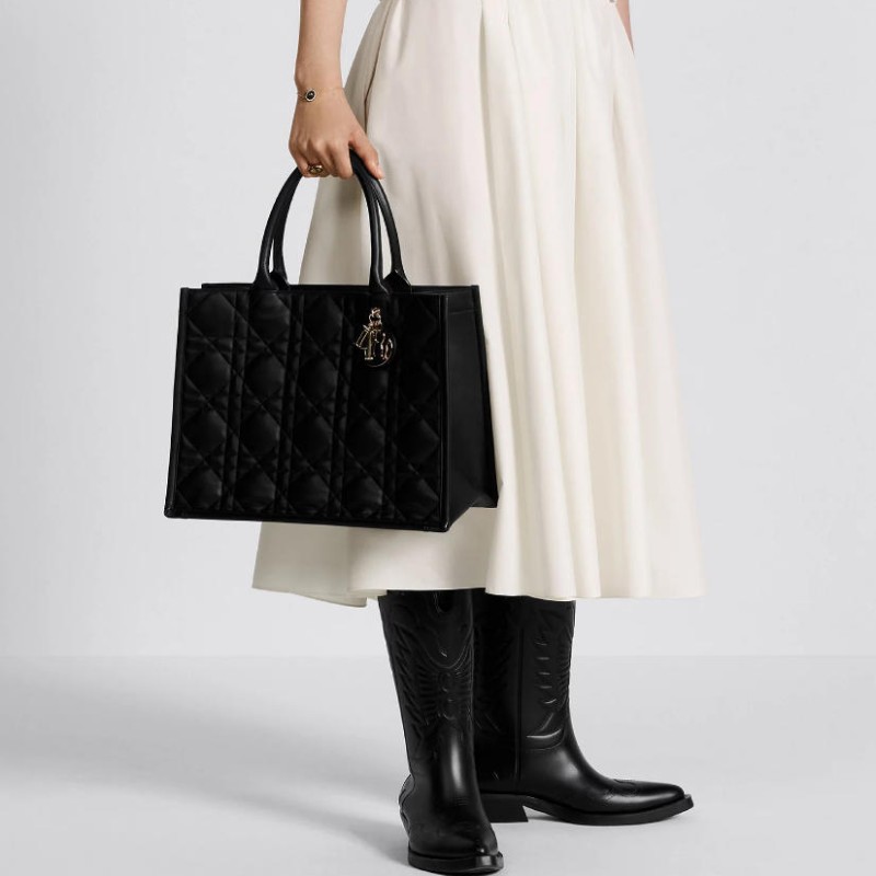 中号 Book Tote 手袋 中号 Book Tote 手袋