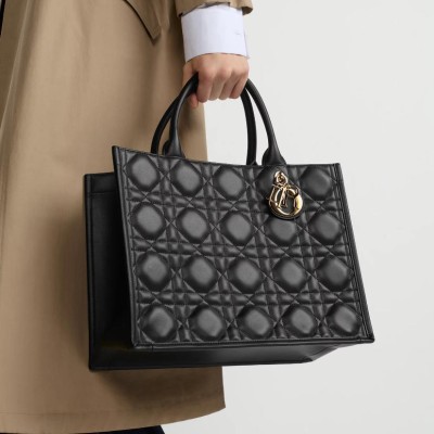 中号 Book Tote 手袋 中号 Book Tote 手袋