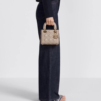 迷你 Lady Dior 手袋