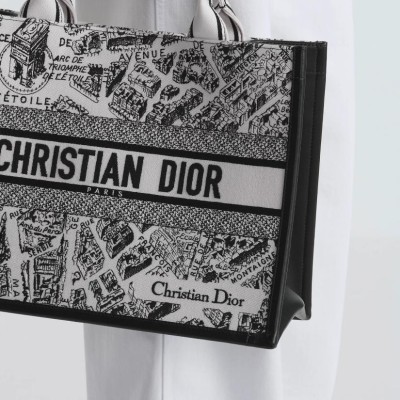 中号 Book Tote 手袋 中号 Book Tote 手袋
