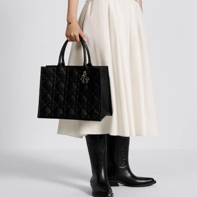 中号 Book Tote 手袋 中号 Book Tote 手袋