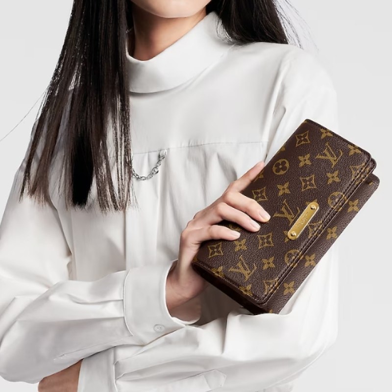 WALLET ON CHAIN LILY 手袋 WALLET ON CHAIN LILY 手袋