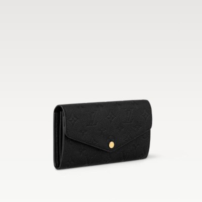 莎拉·钱特(Sarah Wallet) 莎拉·钱特(Sarah Wallet)