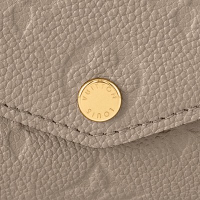 莎拉·钱特(Sarah Wallet) 莎拉·钱特(Sarah Wallet)