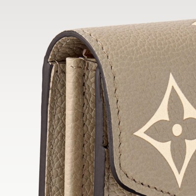 莎拉·钱特(Sarah Wallet) 莎拉·钱特(Sarah Wallet)