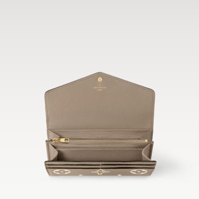 莎拉·钱特(Sarah Wallet) 莎拉·钱特(Sarah Wallet)