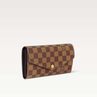 莎拉·钱特(Sarah Wallet) 莎拉·钱特(Sarah Wallet)