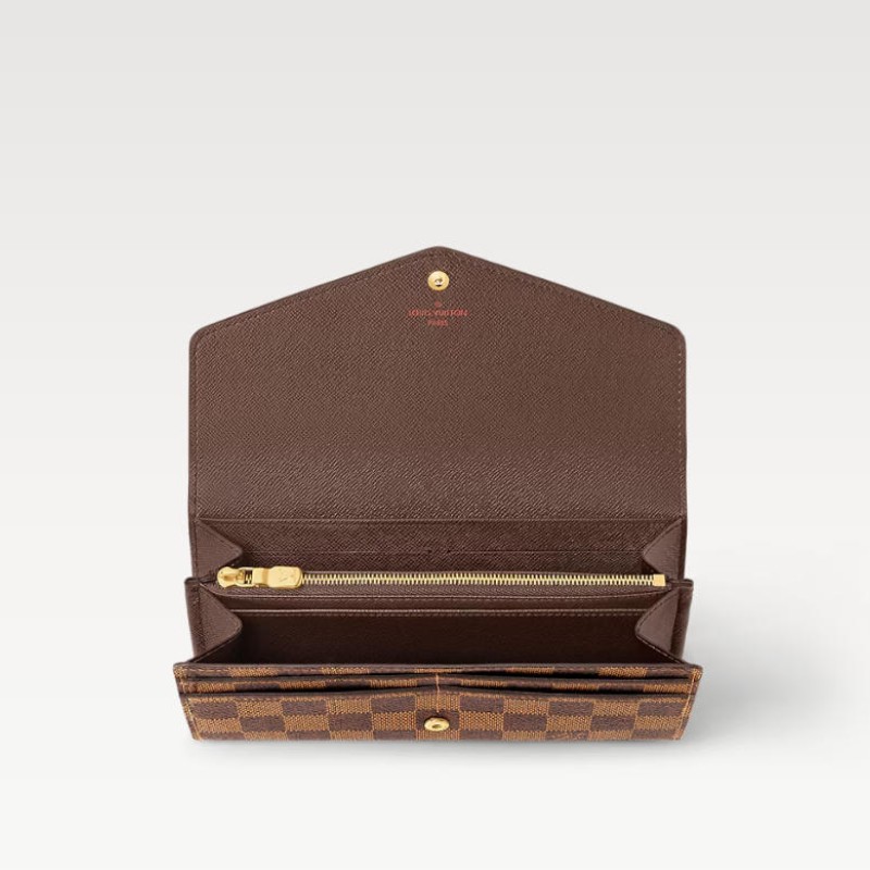 莎拉·钱特(Sarah Wallet) 莎拉·钱特(Sarah Wallet)