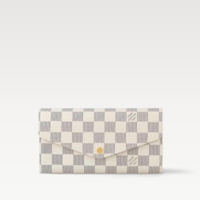 莎拉·钱特(Sarah Wallet) 莎拉·钱特(Sarah Wallet)